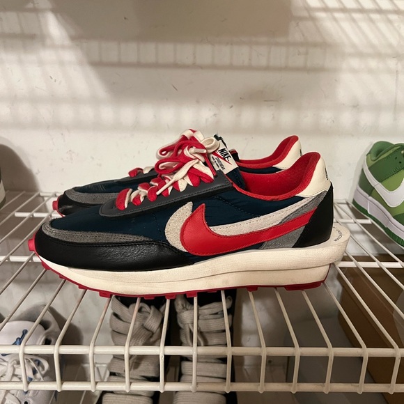 Nike - Picture 2 of 2